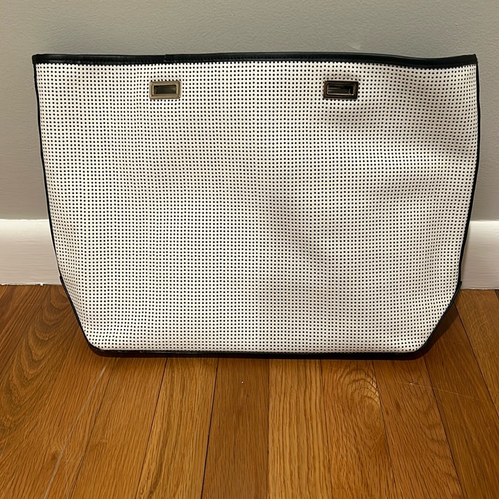 Lo & Sons Seville Shell 13”